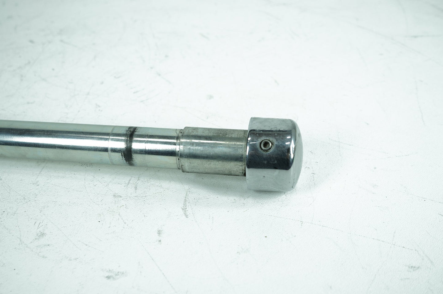 2000 - 2006 Harley-Davidson Touring Road King Custom Front Wheel Axle Bolt Shaft 43364-00