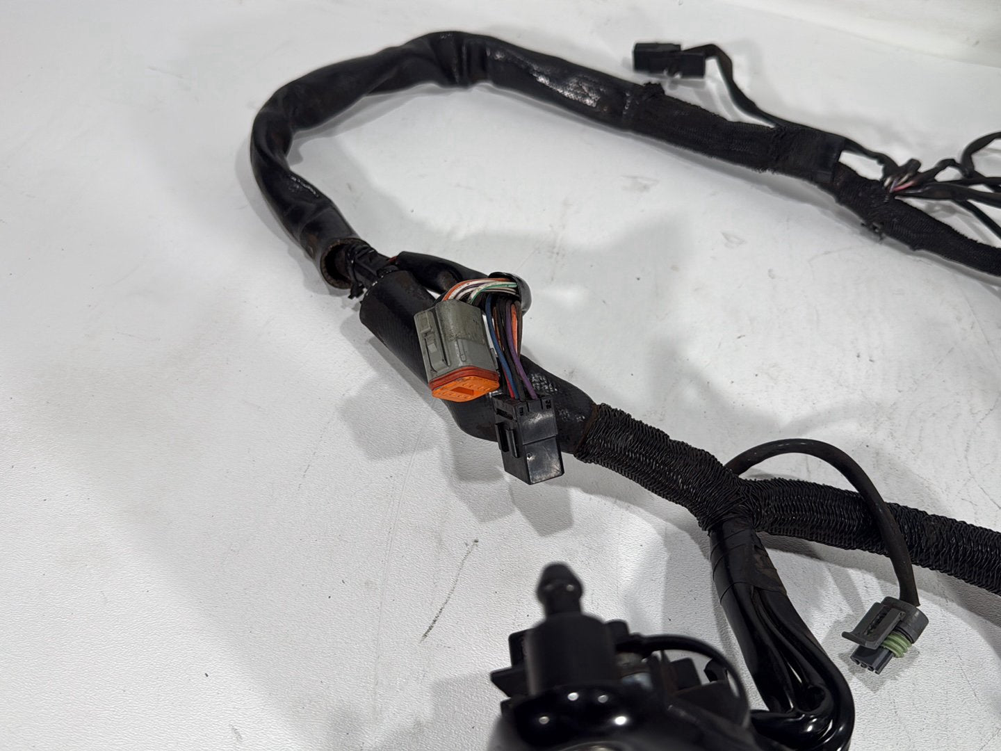 01 Harley Sportster 883 XLH883 OEM Headlight Headlamp Halogen w/ Main Wire CARB