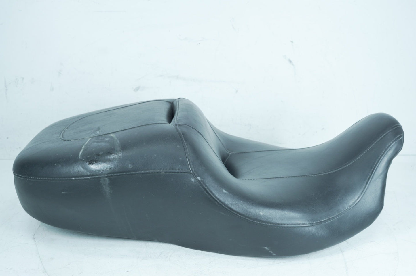 2007 - 2011 Harley-Davidson Touring Electra Ultra Passenger Rider Driver Seat Saddle 52164-10