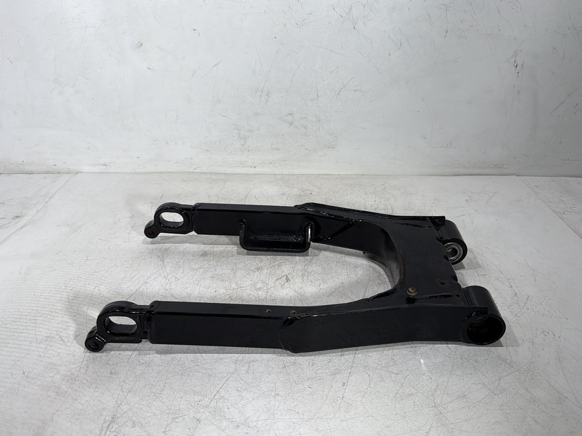 2006 Harley Electra Glide Touring Ultra FLHTCUI OEM Rear Fork Swingarm Swing Arm