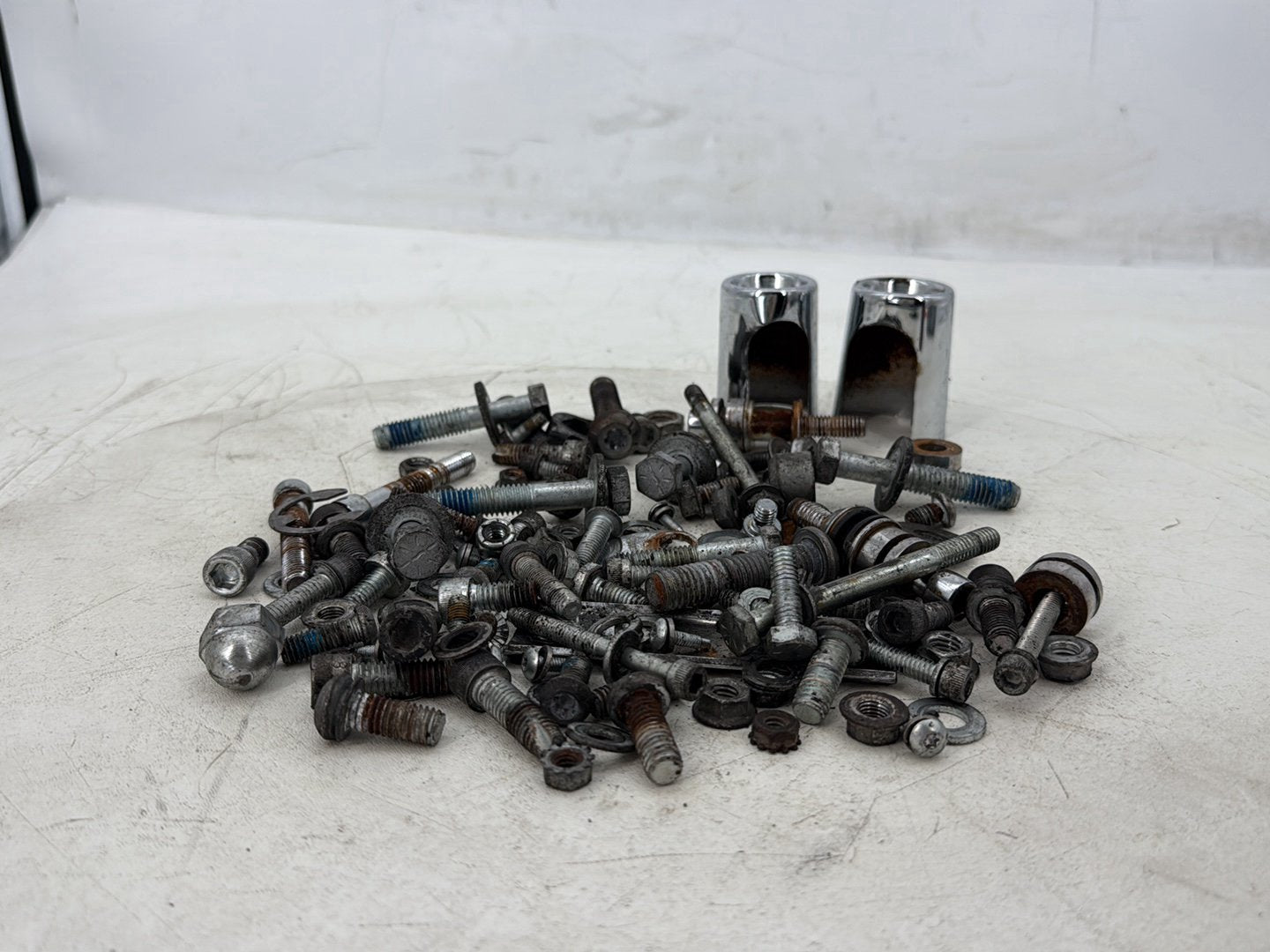 2015 Harley Dyna Low Rider FXDL OEM Hardware Bolts Nuts & Brackets
