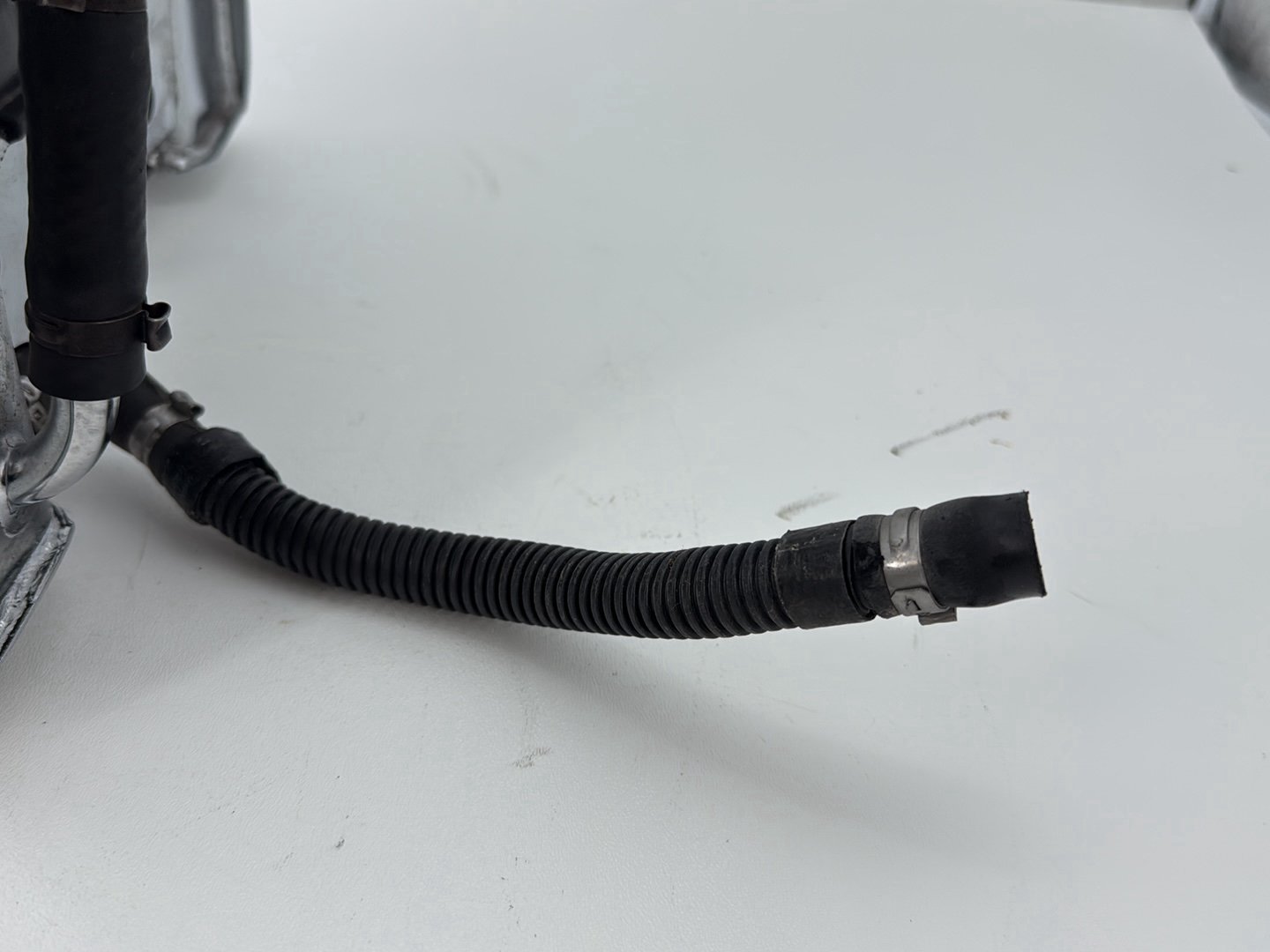 2008 Harley Softail Deluxe FLSTN OEM Oil Tank Reservoir Bottle Canister & Dipstick