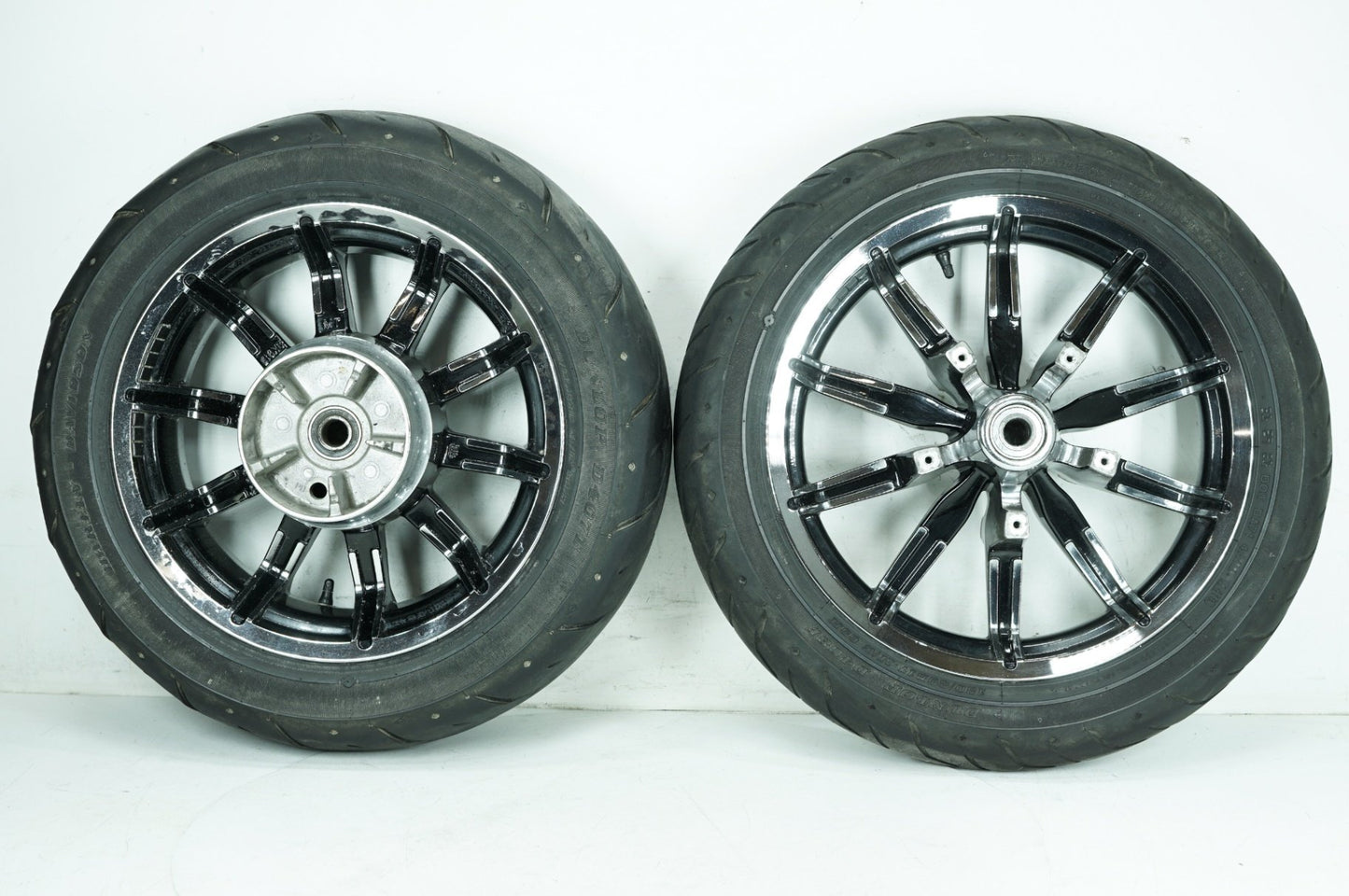Harley-Davidson Misc  Front Wheel Rim Tire 40900391
