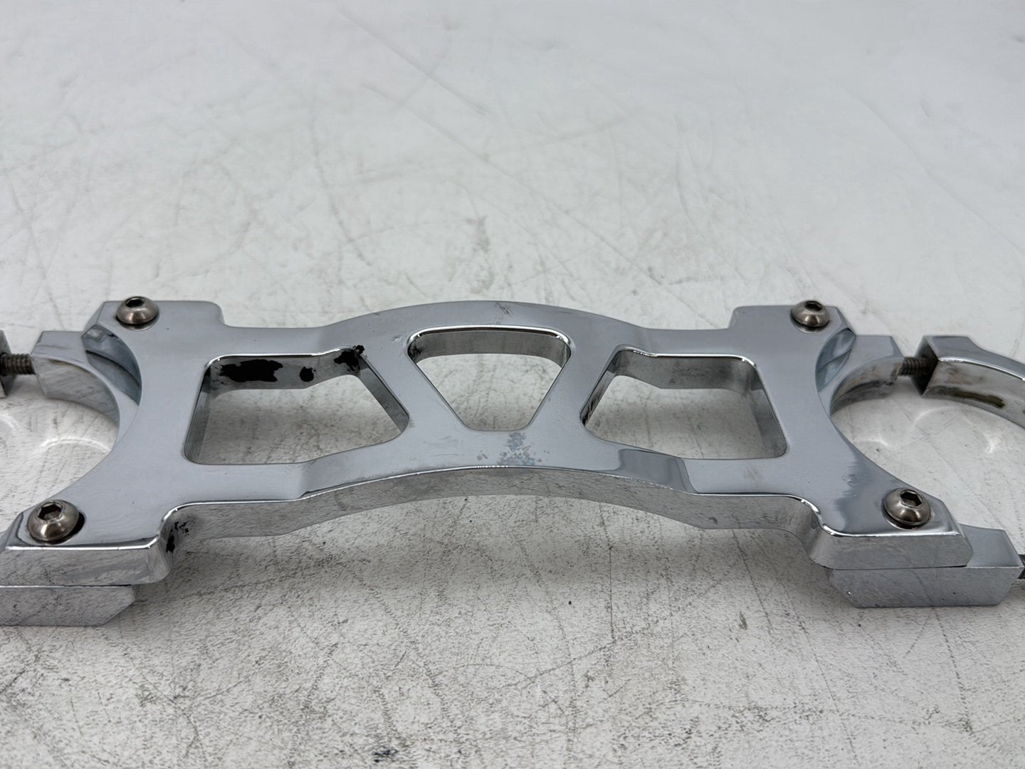 2000 Harley Dyna FXDWG Wide Glide OEM Front Fork Bracket Cover 45685-93