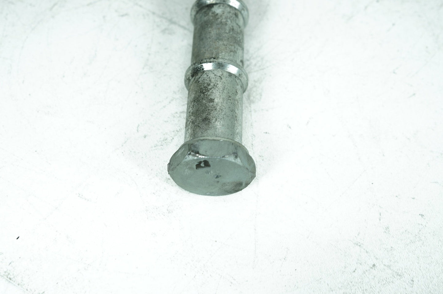 1999 - 2006 Harley-Davidson Softail Heritage Classic Rear Fork Swingarm Pivot Bolt Shaft 47610-00