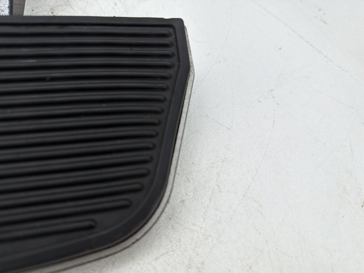 10 Harley Electra Glide Touring OEM Left Right Driver Pass Floorboard Foot Rest
