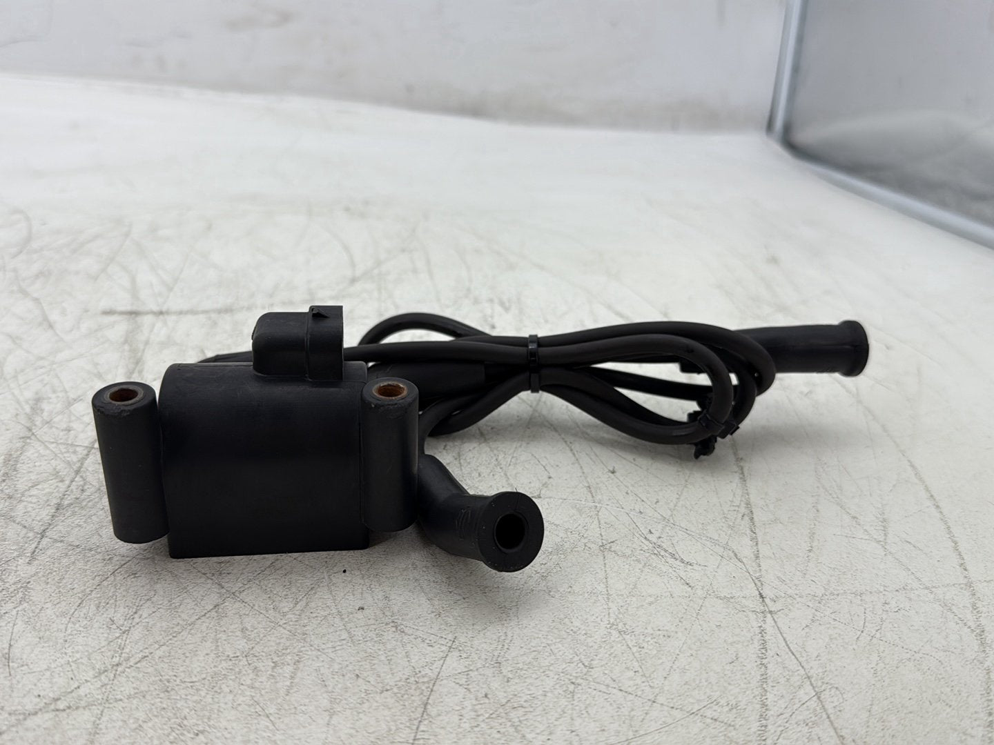 2012 Harley Street Glide Touring FLHX OEM Ignition Coil Spark Plugs Cable