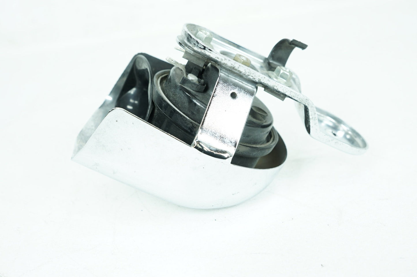 2000 - 2006 Harley-Davidson Touring CVO Screamin Eagle Road King Horn Signal Klaxon Chrome Cover 69012-93A