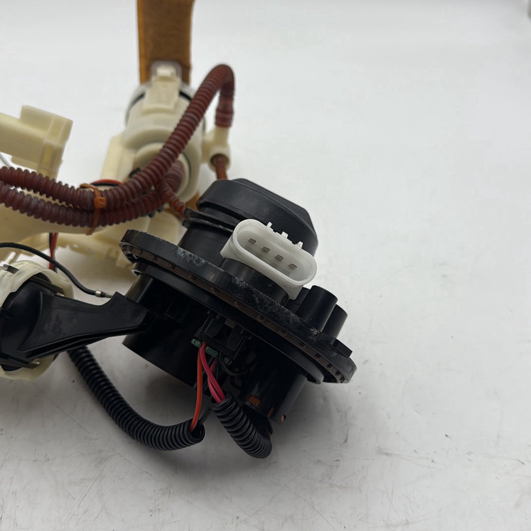 2007 - 2012 Harley-Davidson Touring Electra Glide Classic Gas Gasoline Fuel Petrol Pump Sending  	62908-08
