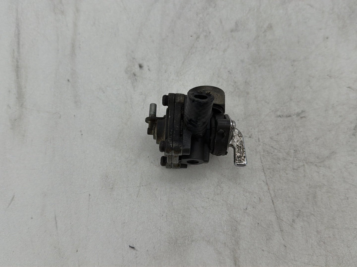 2001 Harley Electra Glide Touring FLHT OEM Petrol Gasoline Gas Tank Fuel Petcock