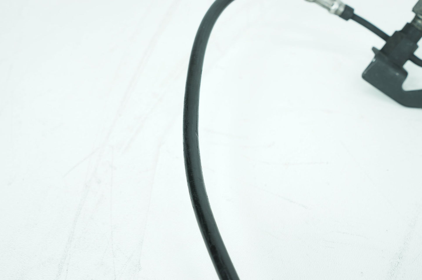 1999 - 2006 Harley-Davidson Dyna Street Bob Rear Brake Hose Line Pipe 40956-00A