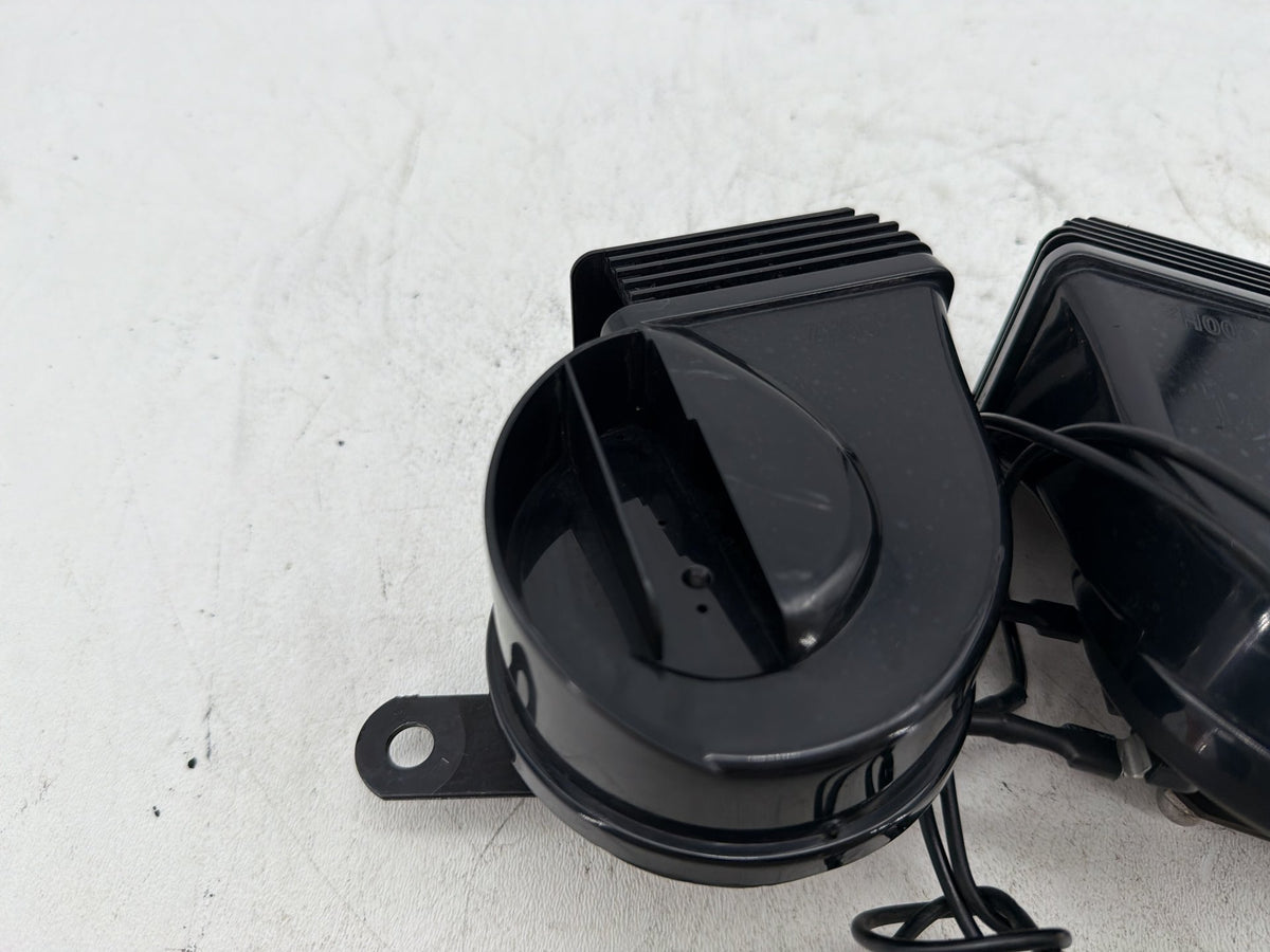 2006 Harley Road King Touring Custom OEM Signal Horn Klaxon Beep