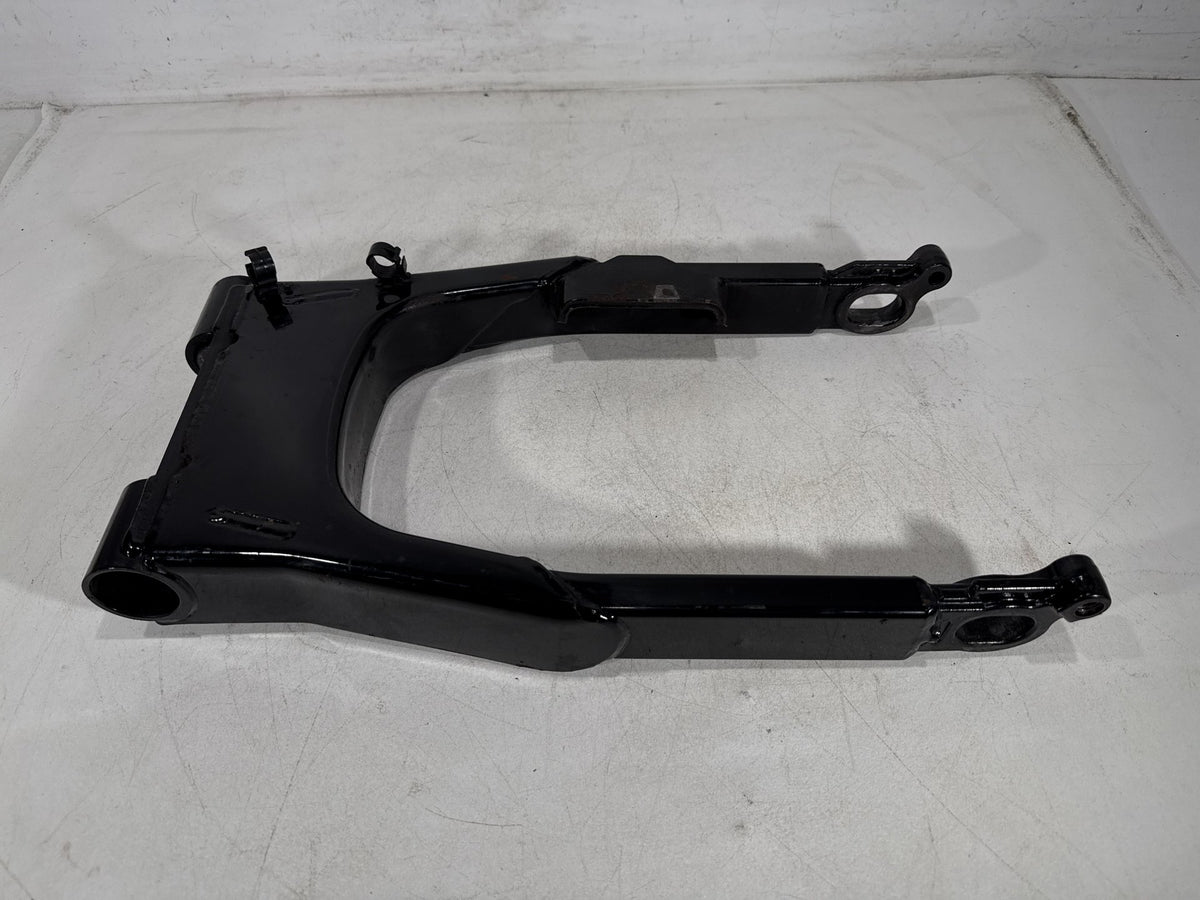2002 Harley Electra Glide Touring Classic OEM Rear Fork Swingarm Swing Arm