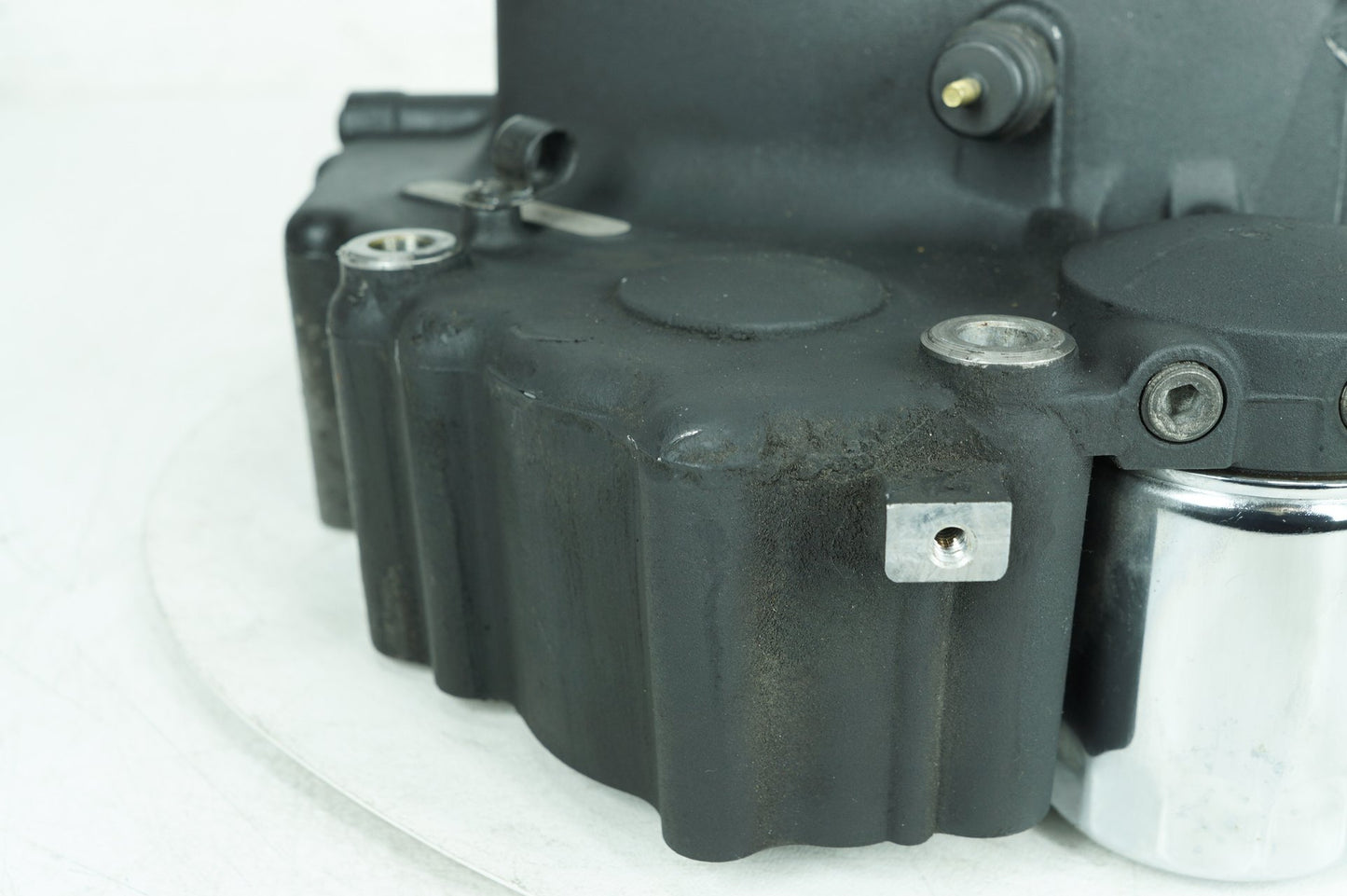 1999 - 2006 Harley-Davidson Softail Heritage Classic Crankcase Shaft Engine Motor Cover 24613-03