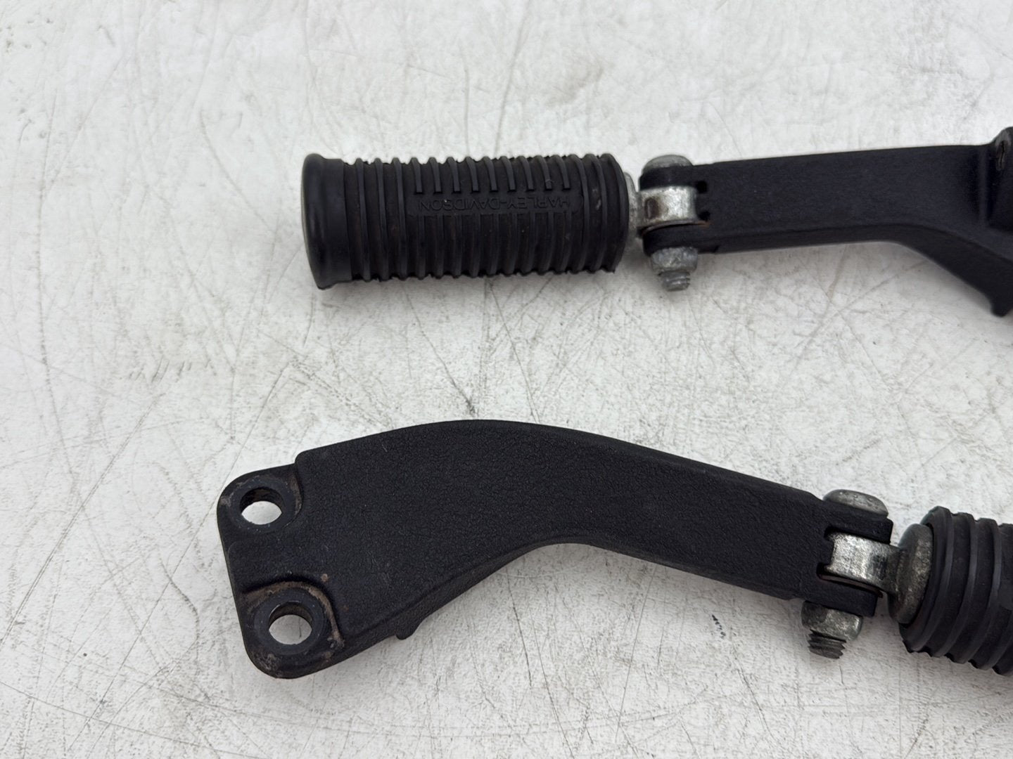 2008 Harley Dyna FXDL Low Rider Anniversary OEM Passenger Left & Right Foot Pegs