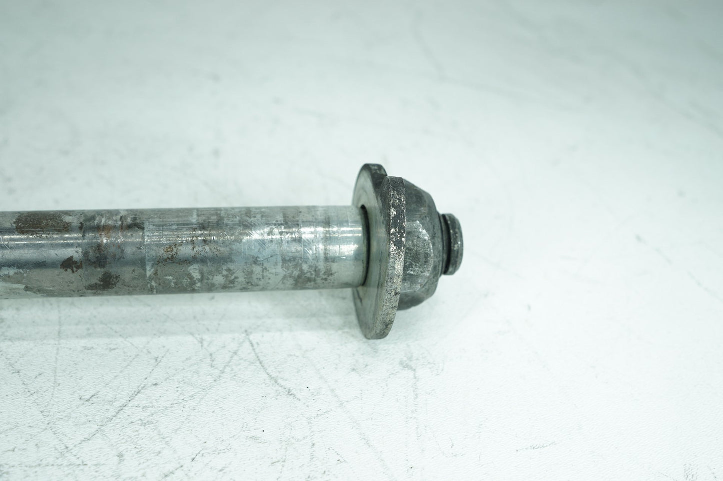 2007 - 2012 Harley-Davidson Touring CVO Electra Screamin Eagle Rear Wheel Axle Bolt Shaft 41056-02