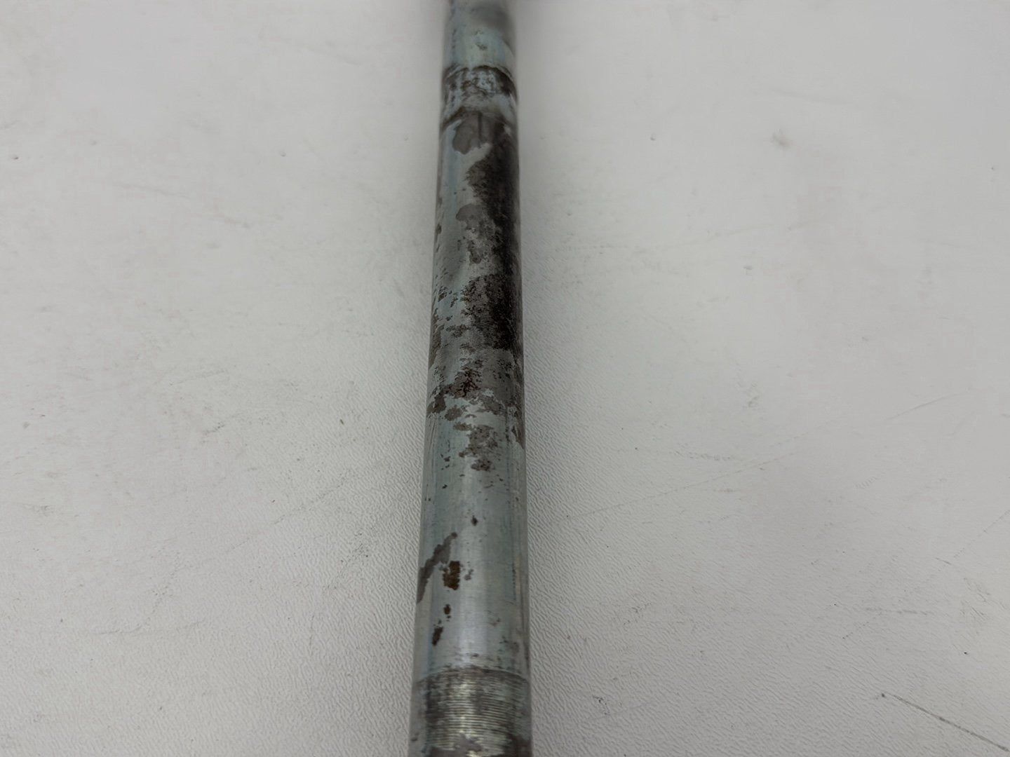 1999 - 2006 Harley-Davidson Dyna Low Rider Rear Wheel Axle Bolt Shaft 41114-90