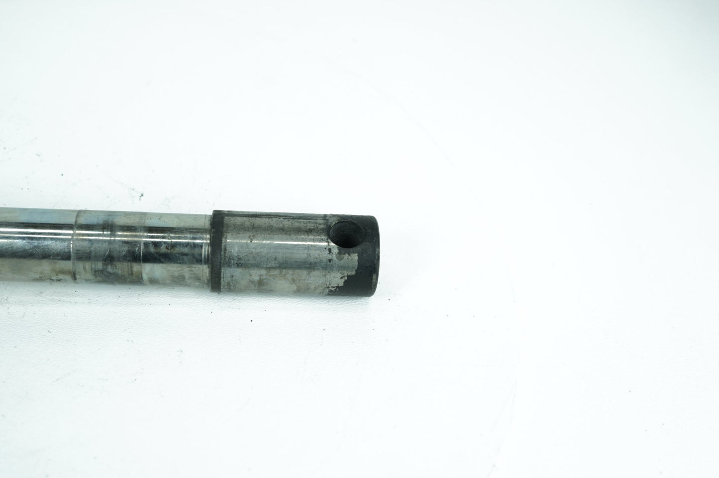 1999 - 2006 Harley-Davidson Touring Electra Glide Ultra Front Wheel Axle Bolt Shaft 43364-00