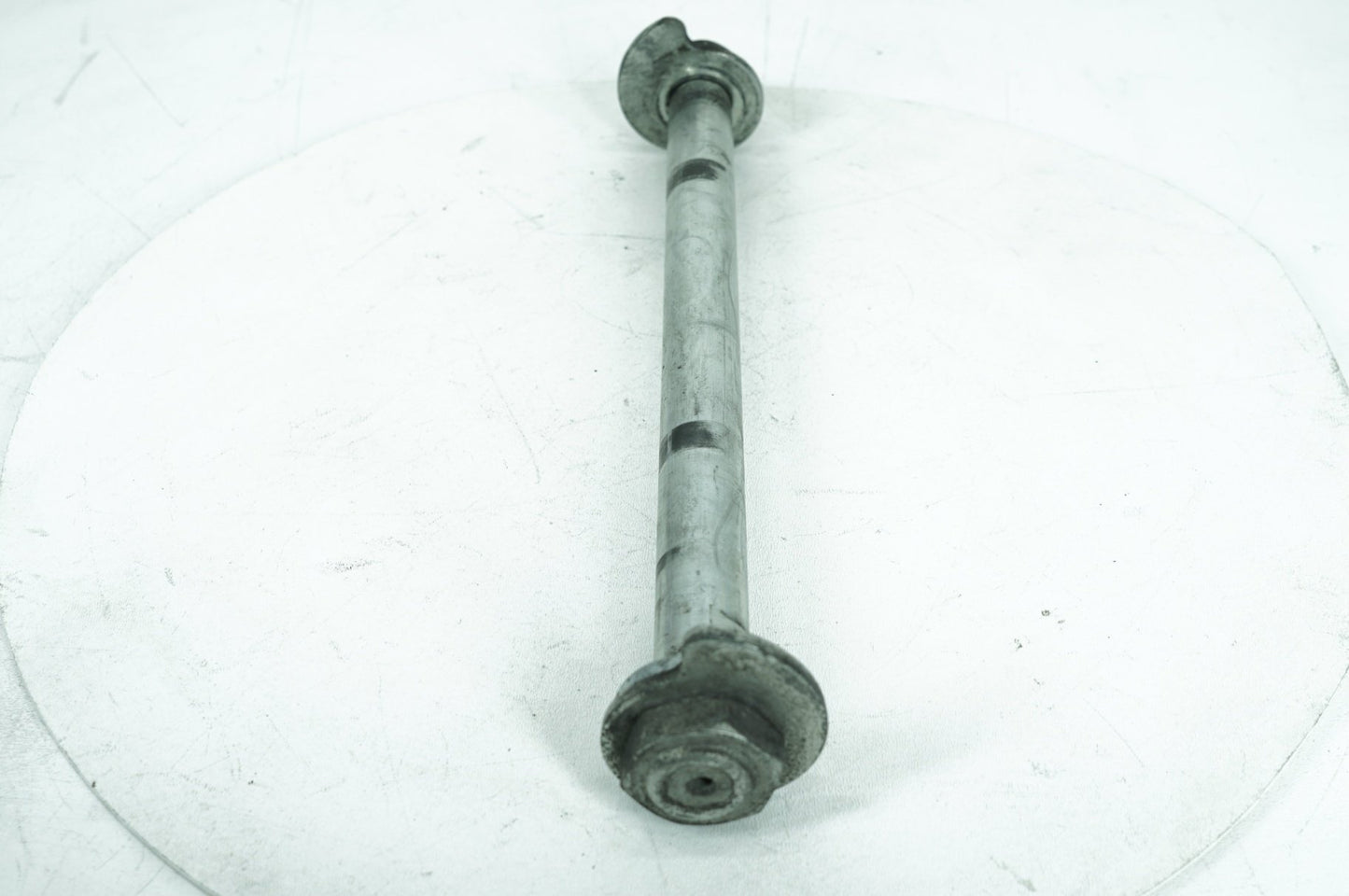 2009 - 2016 Harley-Davidson Touring Road King Classic Rear Wheel Axle Bolt Shaft 41056-09