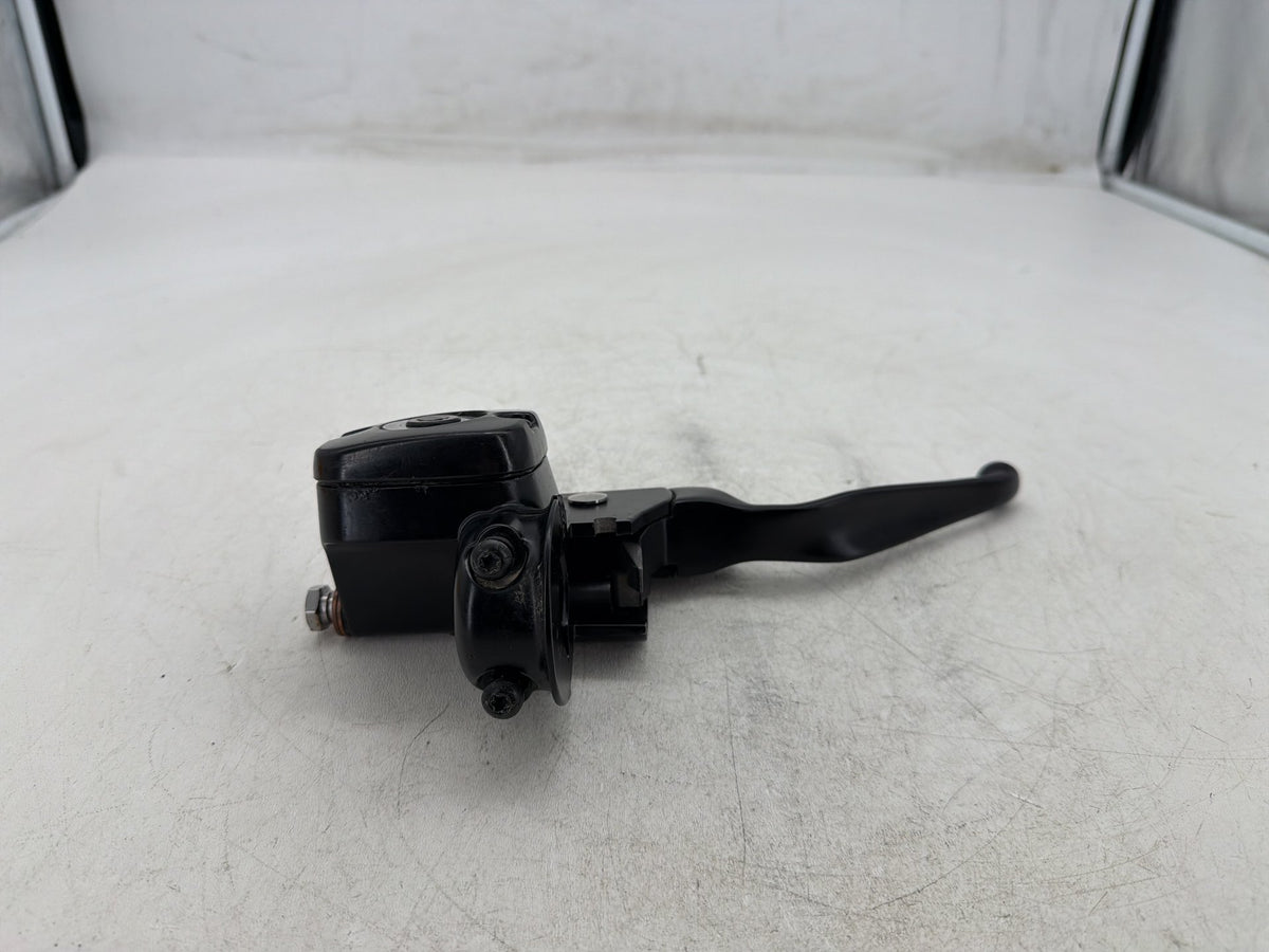 2017 Harley Dyna Street Bob Front Right Brake Lever Master Cylinder 9/16" bore