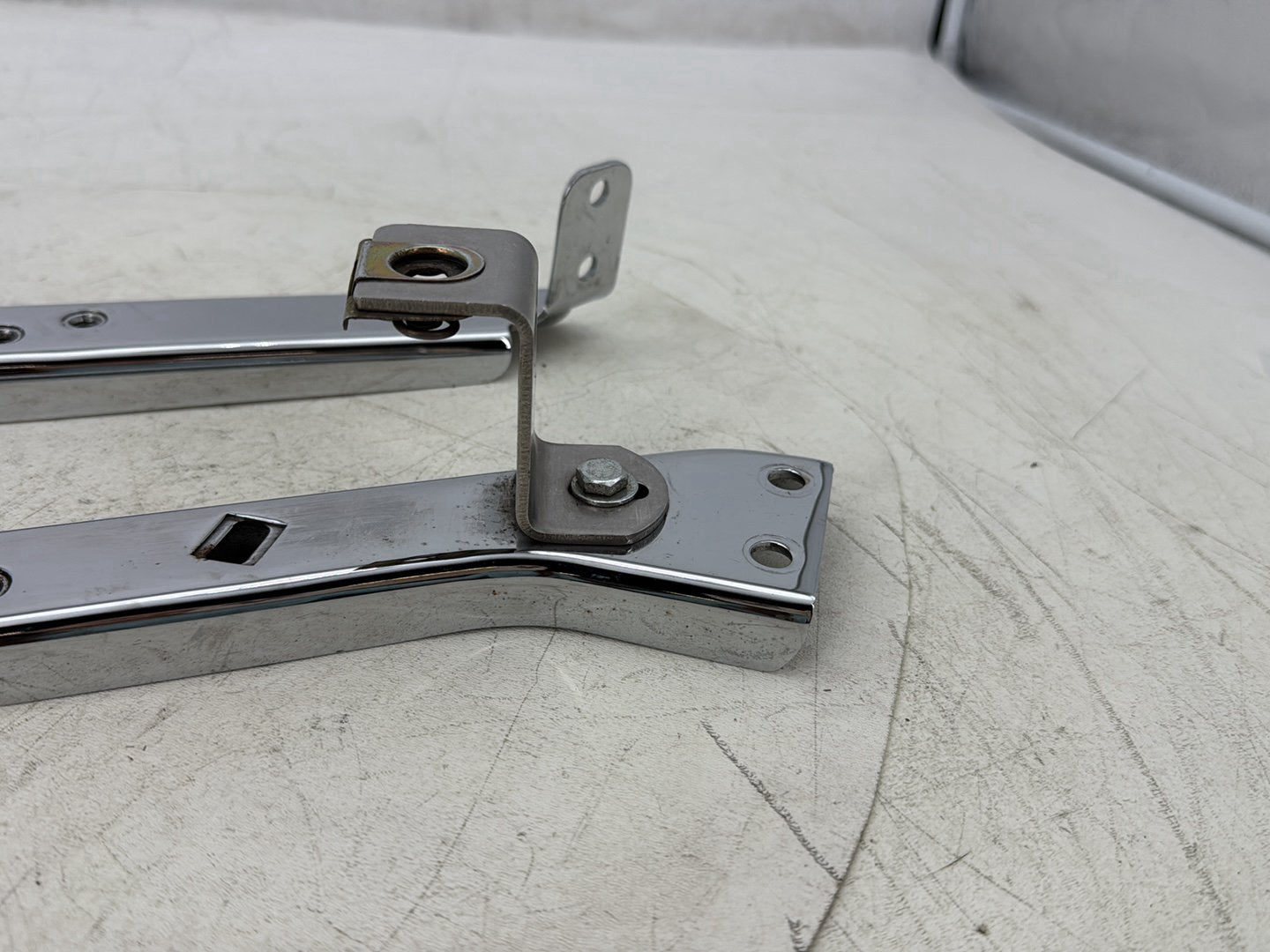 1998 Harley Touring FLHTCUI Electra Glide Ultra OEM Left Right Saddlebag Fender Struts Brackets