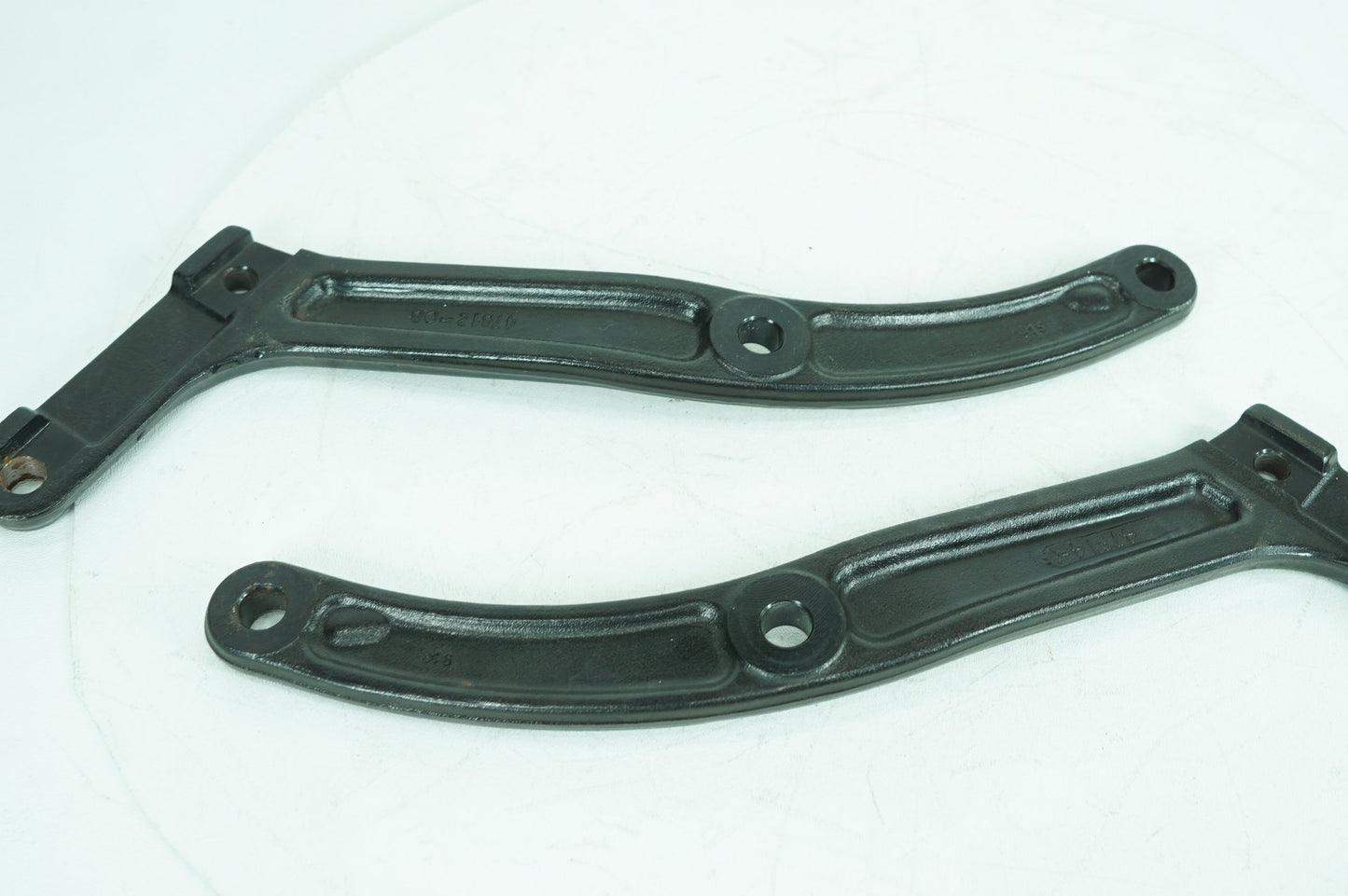2000 - 2006 Harley-Davidson Softail Fat Boy Rear Left & Right Fender Support Bracket 47812-08