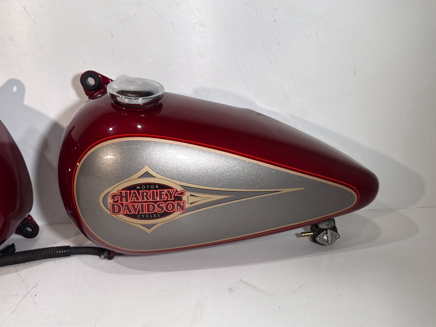 1986 - 1998 Harley-Davidson Softail Heritage Classic Fuel Gas Tank Gasoline Reservoir 61228-97 , 61426-97