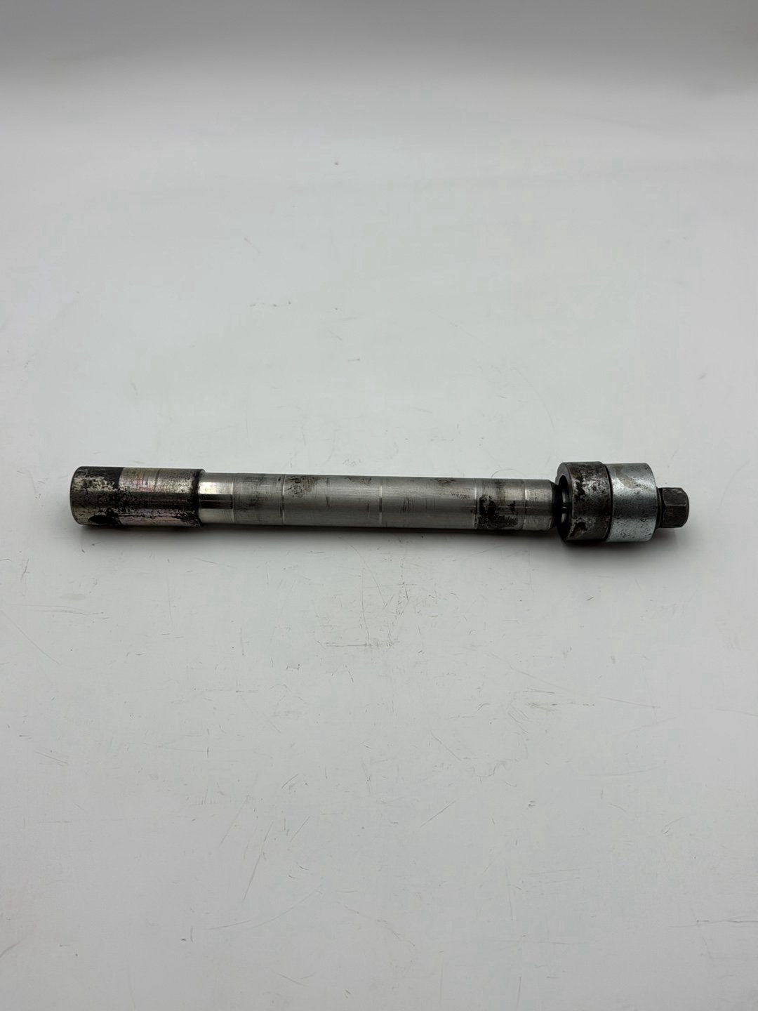2007 - 2012 Harley-Davidson Dyna Street Bob Front Wheel Axle Bolt Shaft  	40928-06