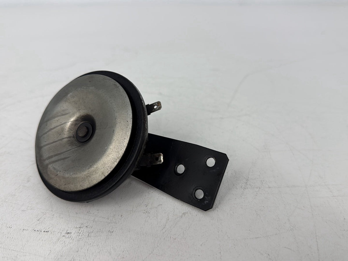 2005 Harley Sportster XL883C 883 Custom OEM Signal Horn Klaxon Beep 69043-96B