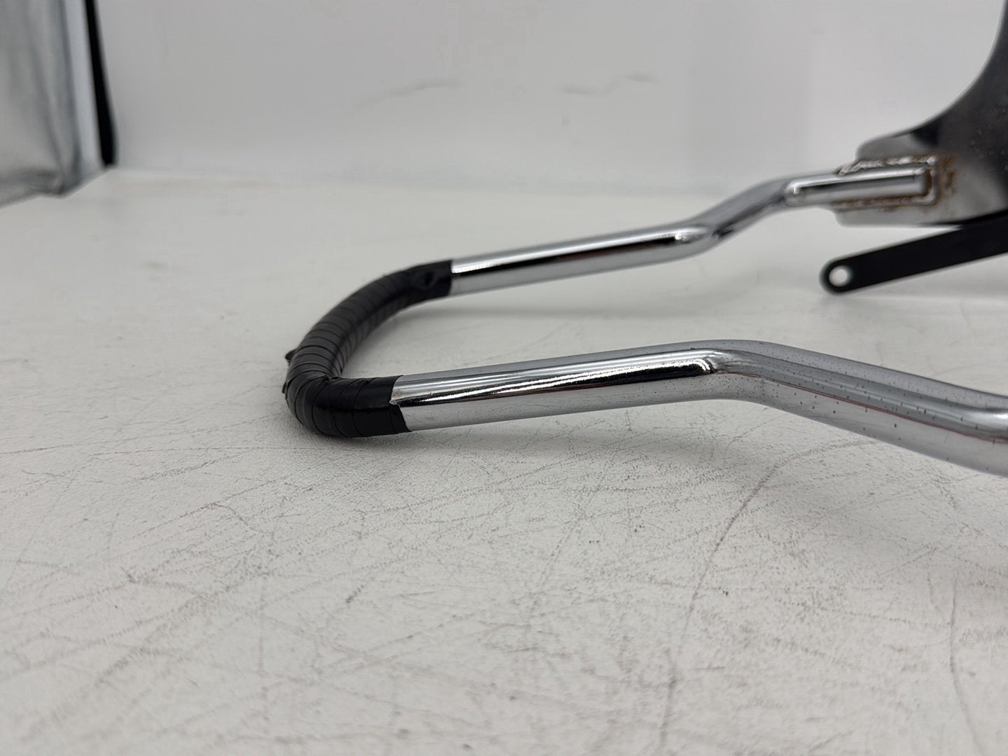2006 Harley Touring FLHRI Road King OEM Rear Back Sissy Bar Rail Sissybar
