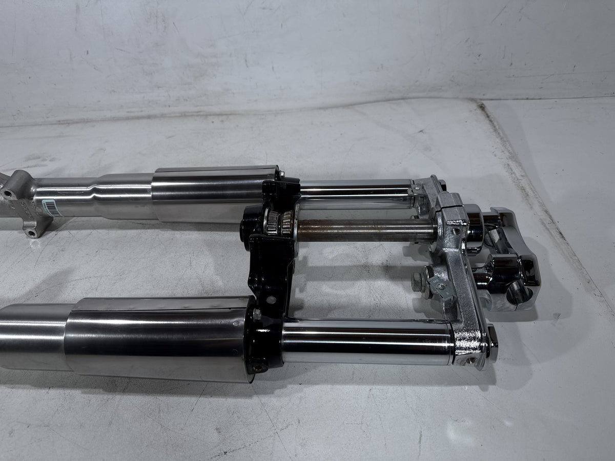 2011 Harley Softail Deluxe OEM Front Triple Tree Set & LH RH Fork Legs Sliders