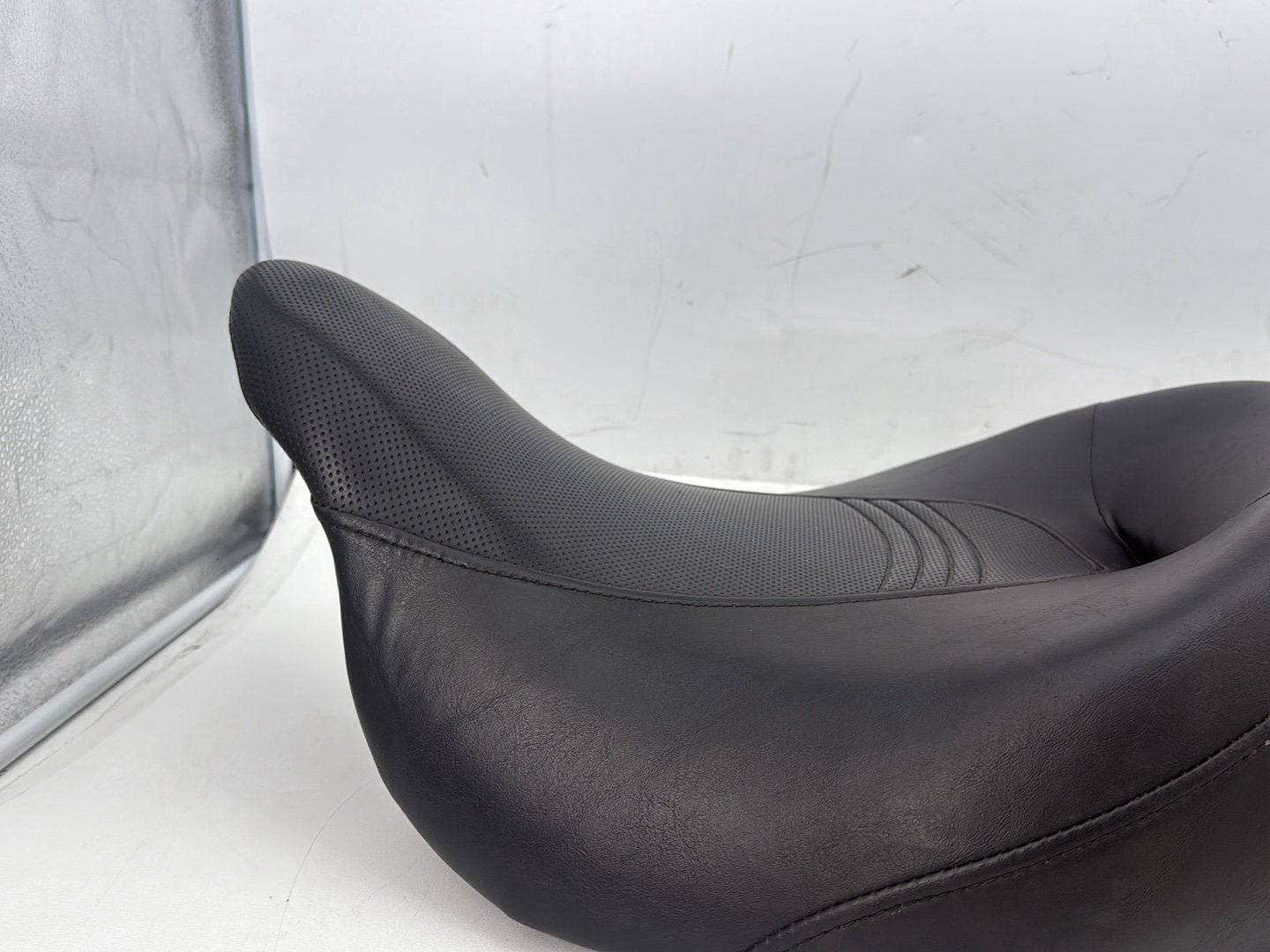 2011 Harley Electra Glide Ultra FLHTK OEM Passenger Rider Driver Seat Saddle