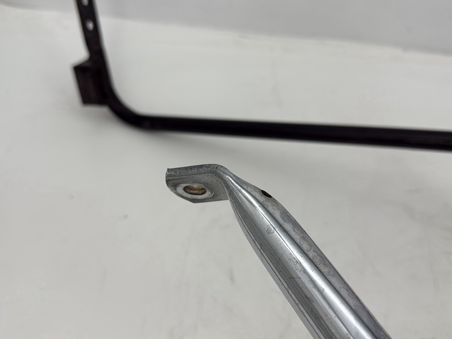 2008 Harley Touring FLHTCU Electra Glide Ultra OEM Rear Left Right Saddlebag Guard Rails Bar