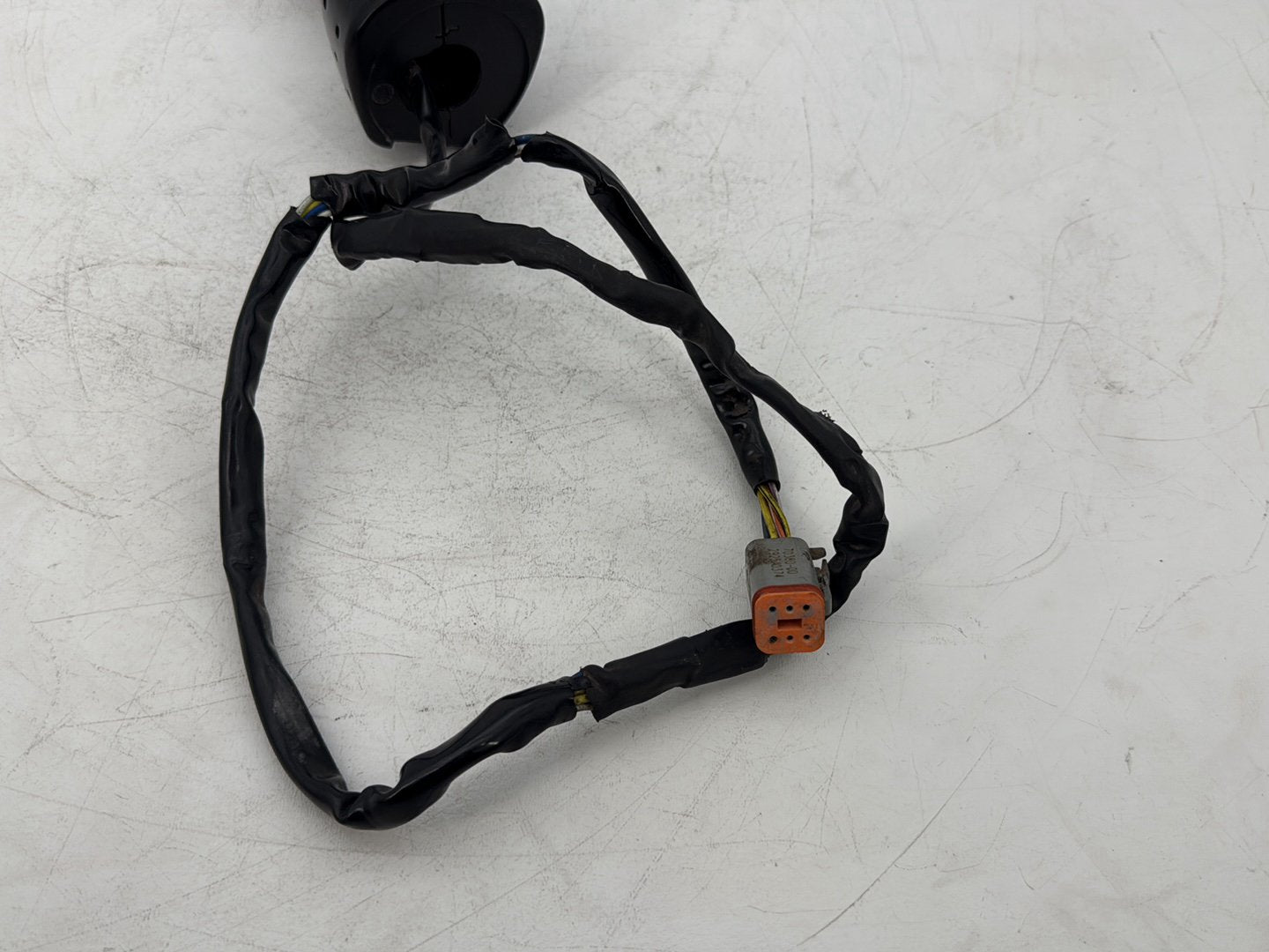 1999 - 2006 Harley-Davidson Dyna Super Glide Left Turn Signal Headlight Switches Controls  	71598-00