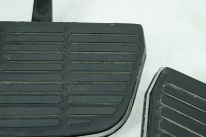 1999 - 2006 Harley-Davidson Touring Road King Police Left & Right Passenger Floorboard Foot Rest 50606-86A