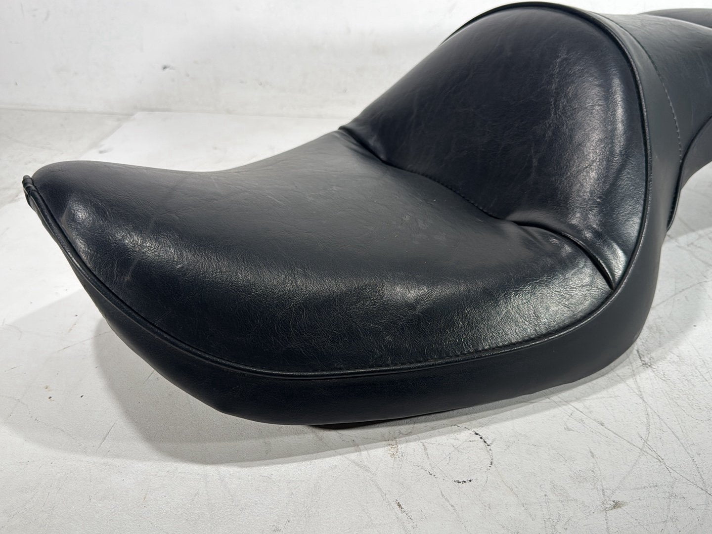 2003 Harley Dyna Wide Glide FXDWG OEM Passenger Rider Driver Seat Saddle