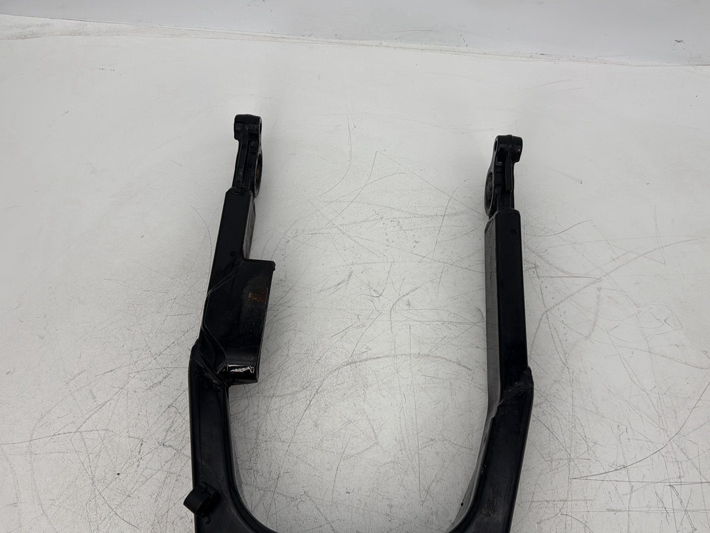 2004 Harley Touring FLHT Electra Glide OEM Rear Fork Swingarm Swing Arm
