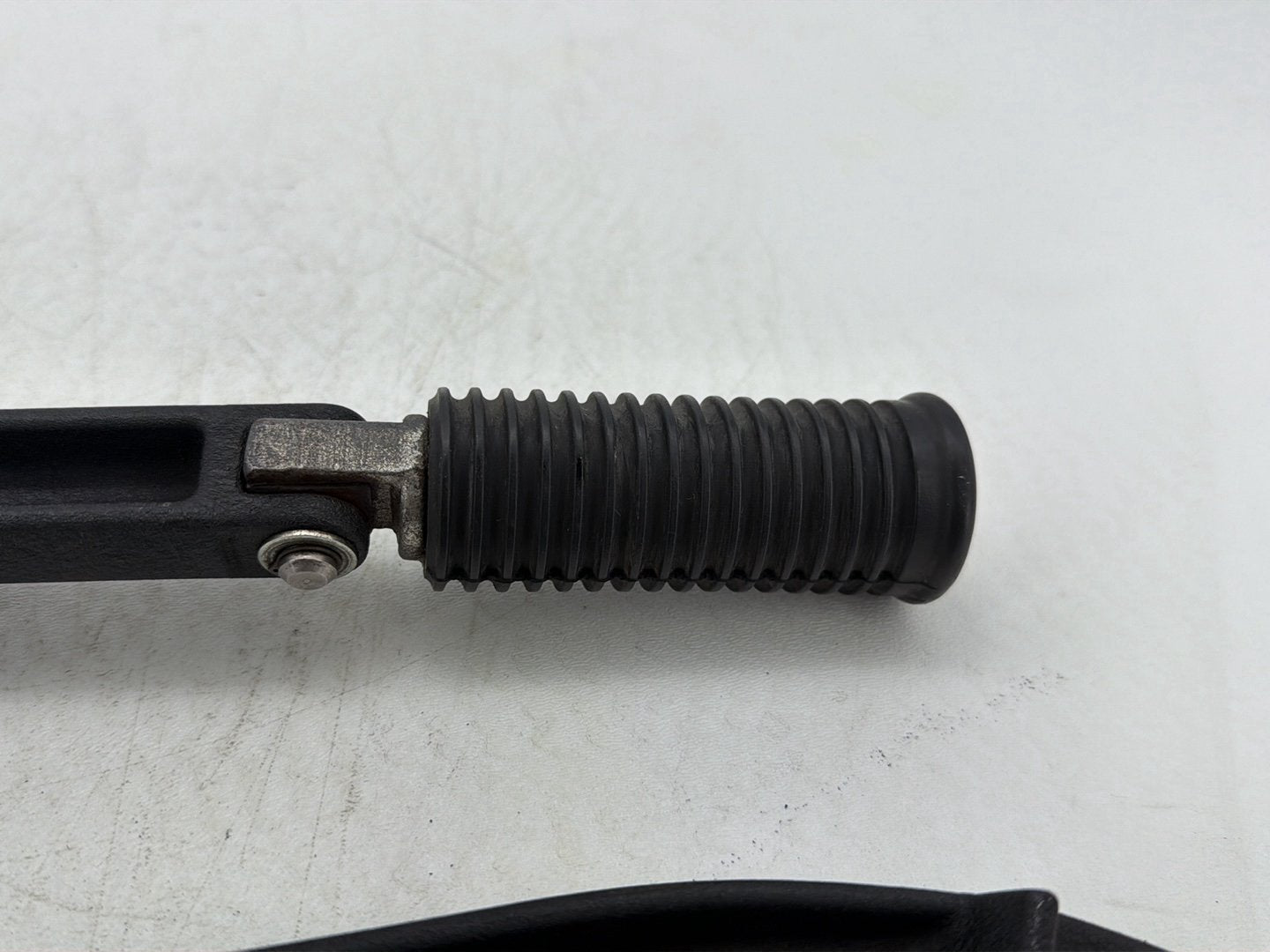 2009 Harley Dyna Street Bob FXDB OEM Passenger Left & Right Foot Pegs