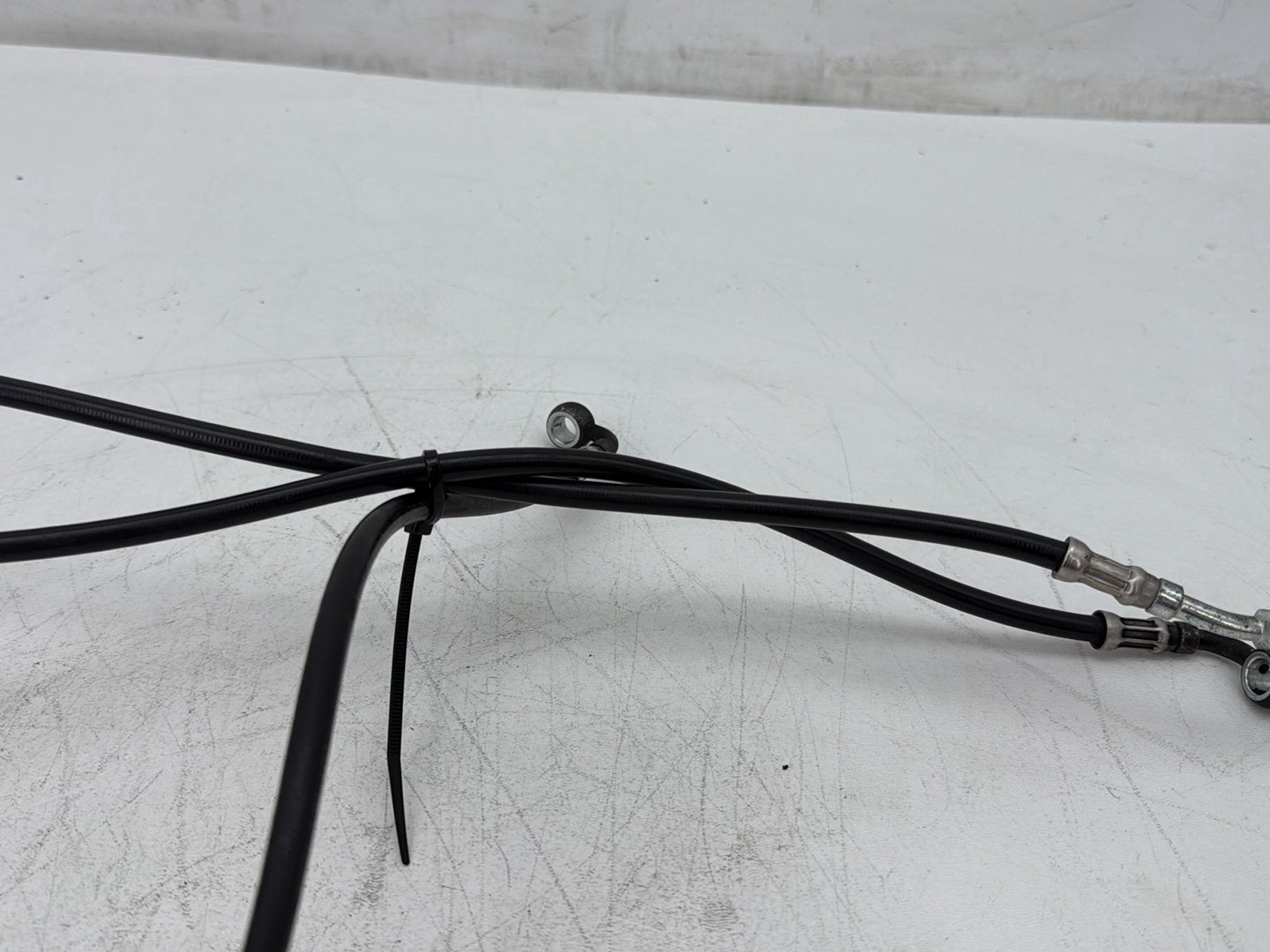 2013 Harley Electra Glide Touring Ultra FLHTCUI OEM Front Brake Hose Line Pipe NON-abs