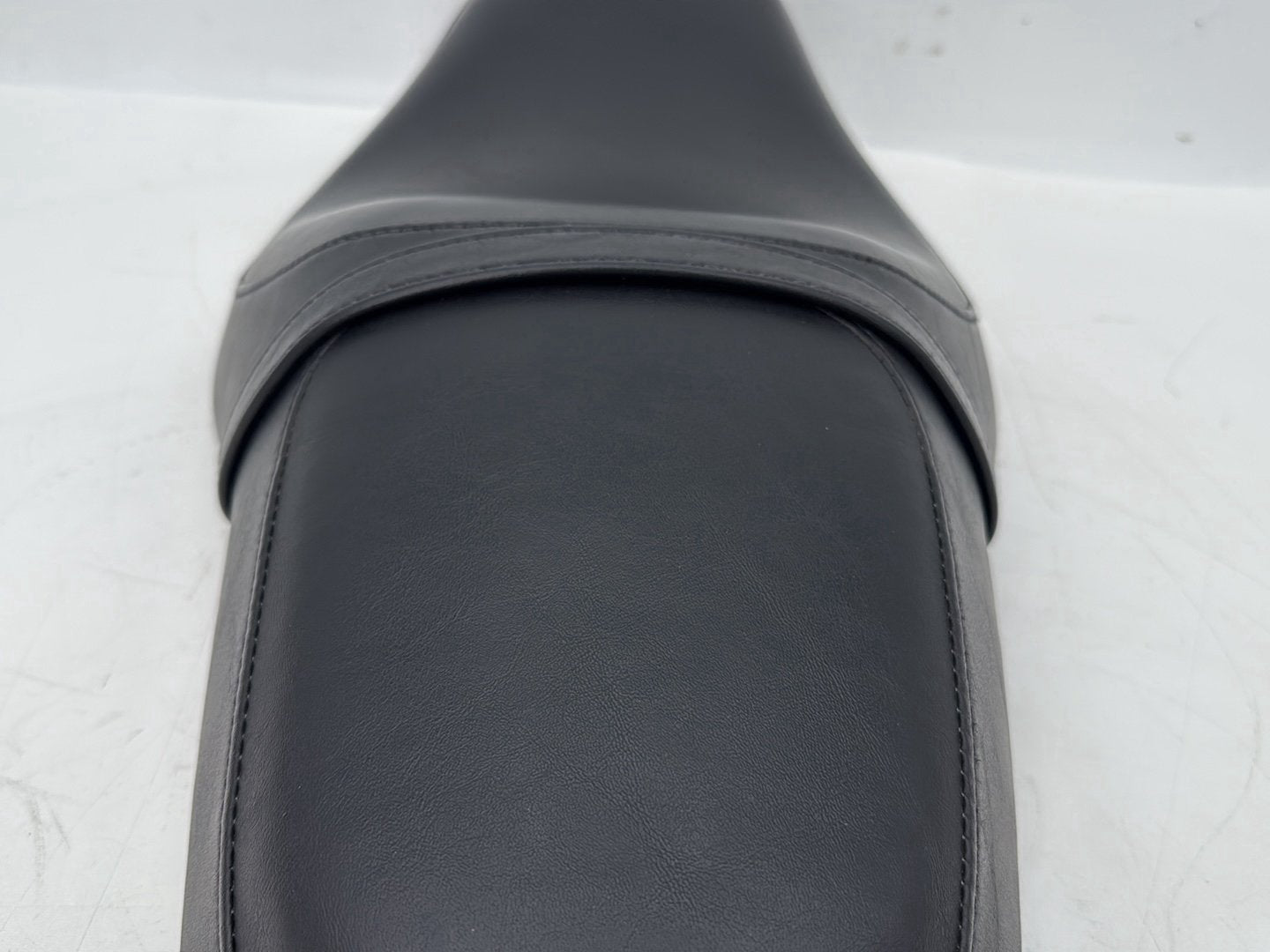 2004 - 2013 Harley-Davidson Sportster 1200 Custom Passenger Rider Driver Seat Saddle