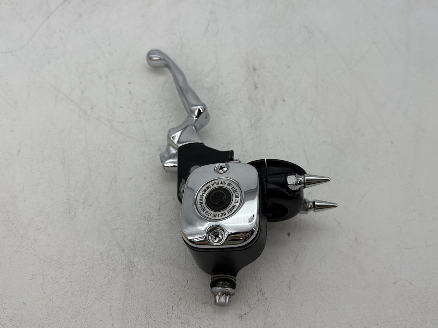 2006 Harley Dyna FXDWGI Wide Glide OEM Front Right Brake Lever Master Cylinder