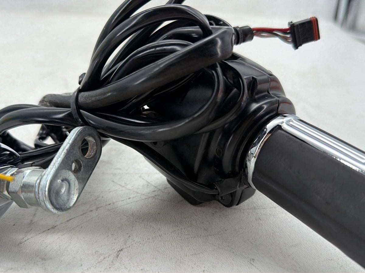 2014 Harley Dyna Low Rider Left Turn Signal Headlight Switches Controls SKULL