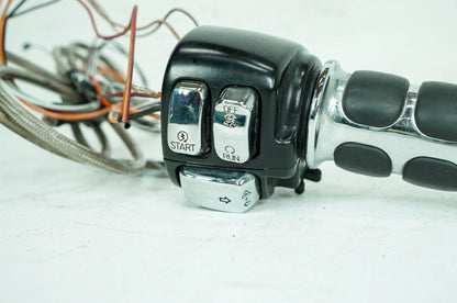 1999 - 2006 Harley-Davidson Dyna Wide Glide Right Engine Start Kill Switches Controls 71684-06A