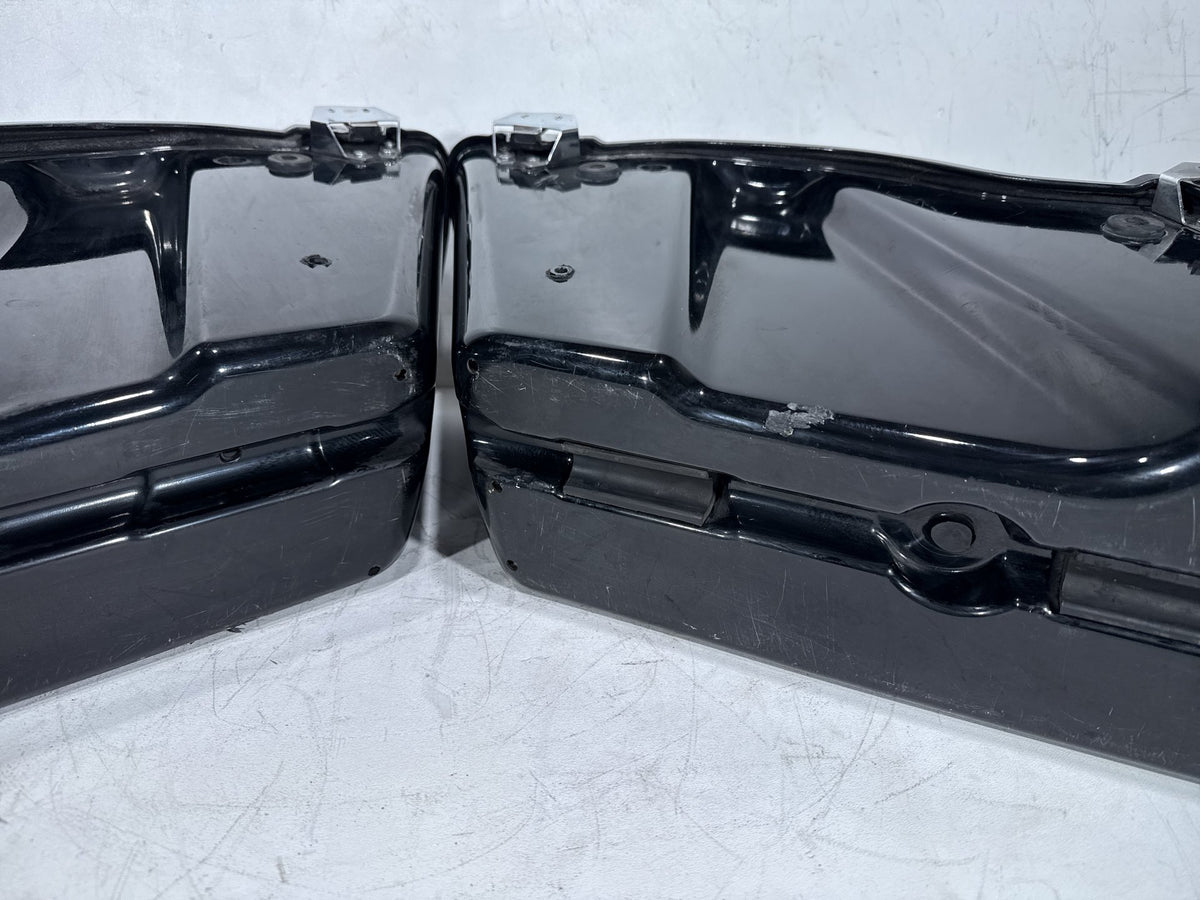2006 Harley Road King Touring Custom OEM Left Right Saddlebags Luggage NOKey