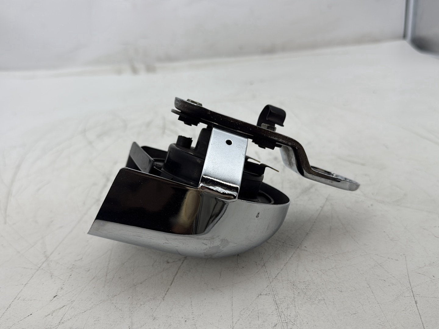 2005 Harley Heritage Softail Classic FLSTCI OEM Horn Signal Klaxon Chrome Cover