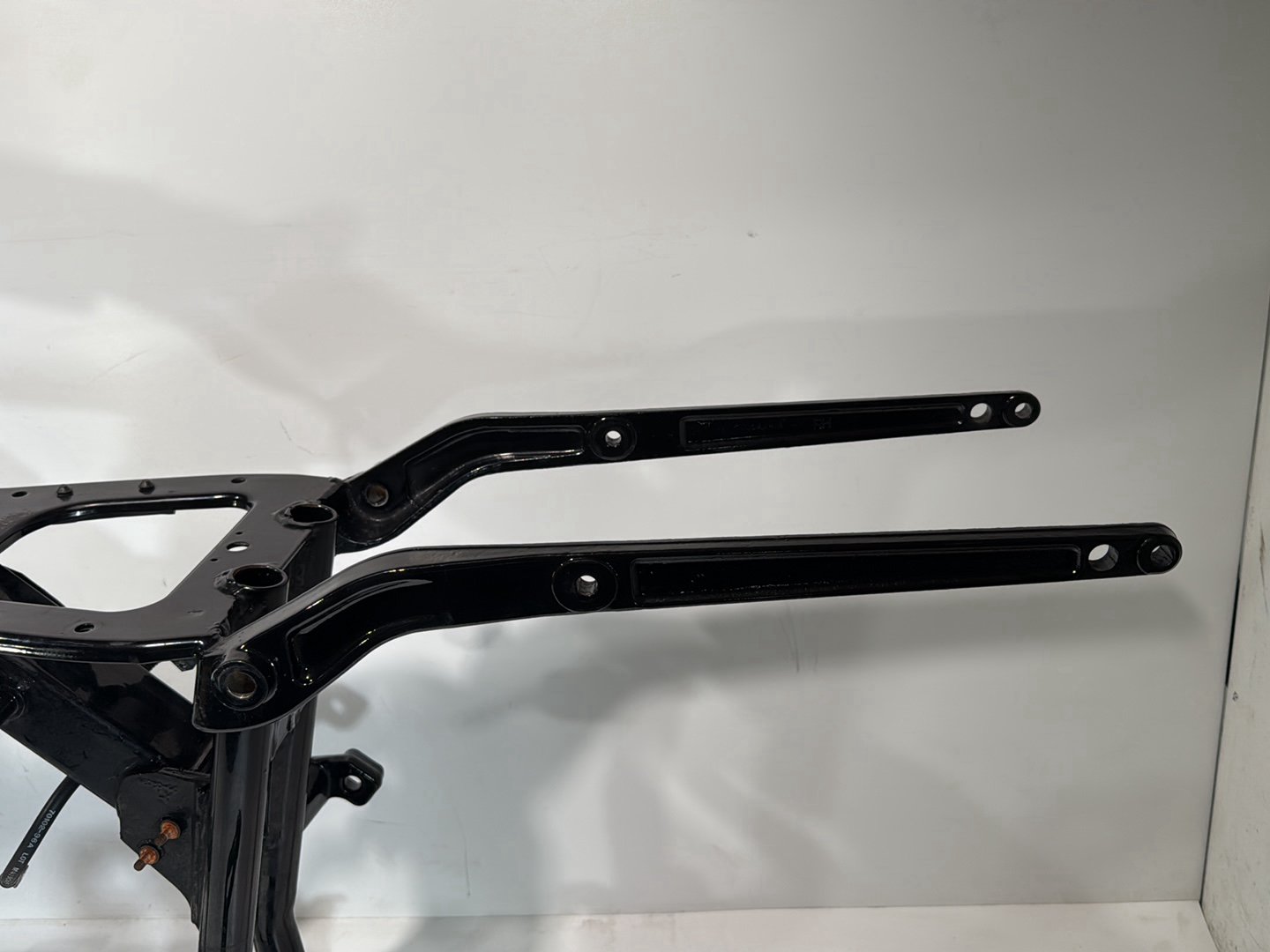 1999 - 2006 Harley-Davidson Dyna Super Glide Body Main Frame Chassis SLVG 47456-04BHP