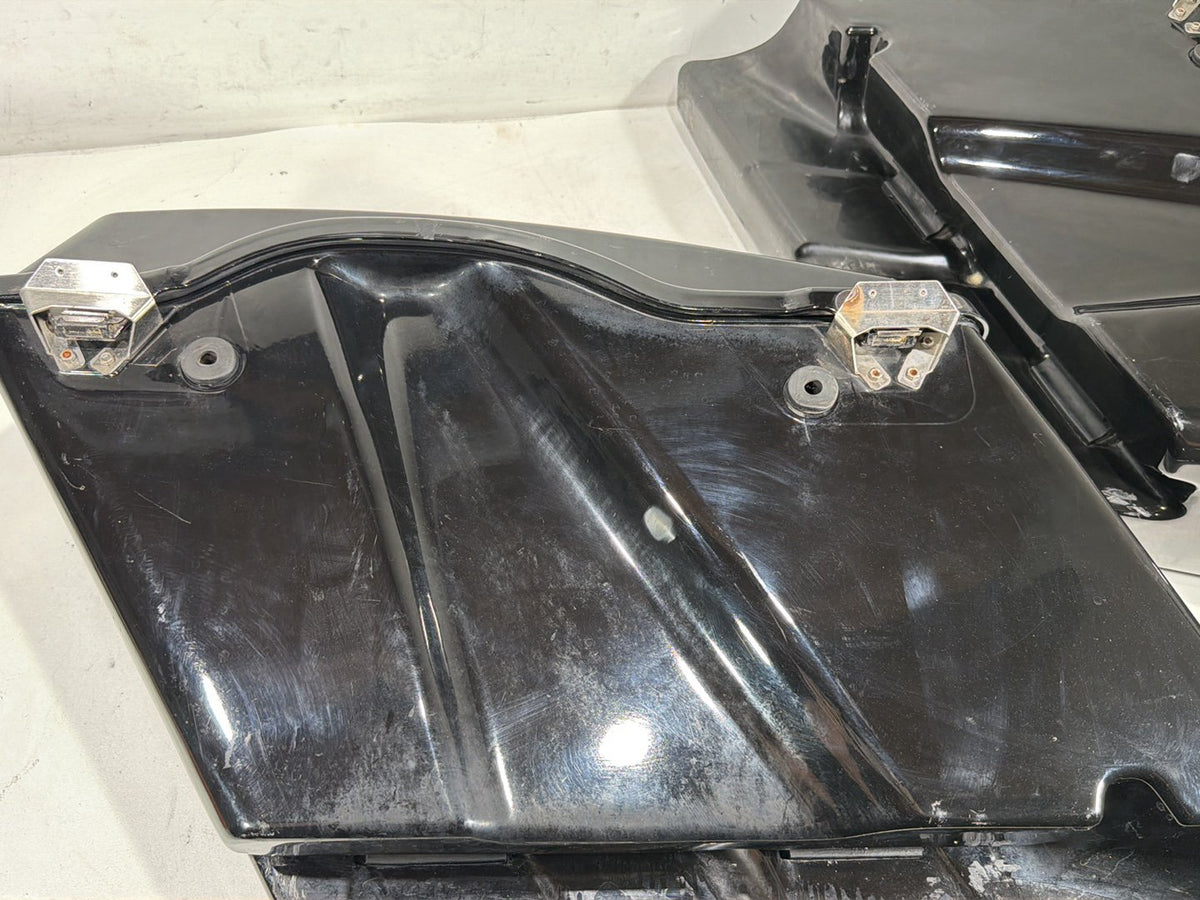 2010 Harley Road King Touring Classic OEM Left Right Saddlebags Luggage NOKey
