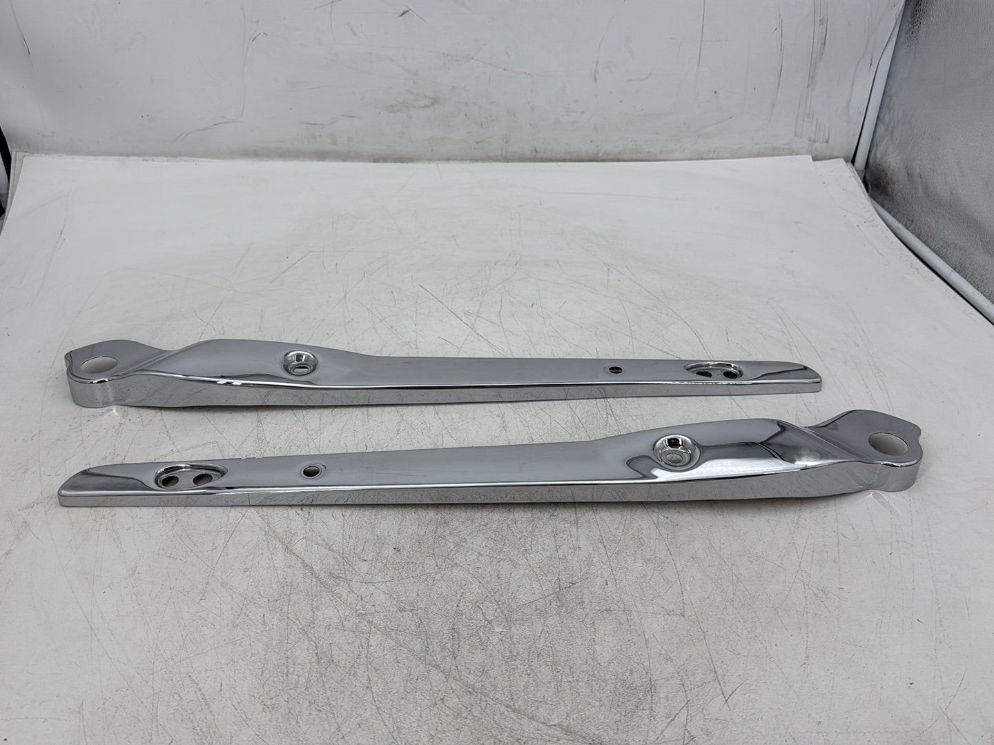 2010 Harley Dyna Fat Bob FXDF OEM Rear Left Right Fender Struts Bracket