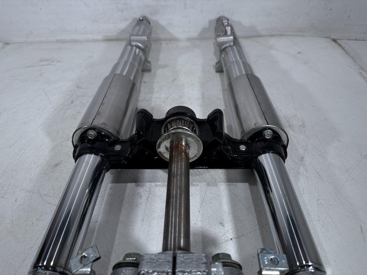 2011 Harley Softail Deluxe OEM Front Triple Tree Set & LH RH Fork Legs Sliders