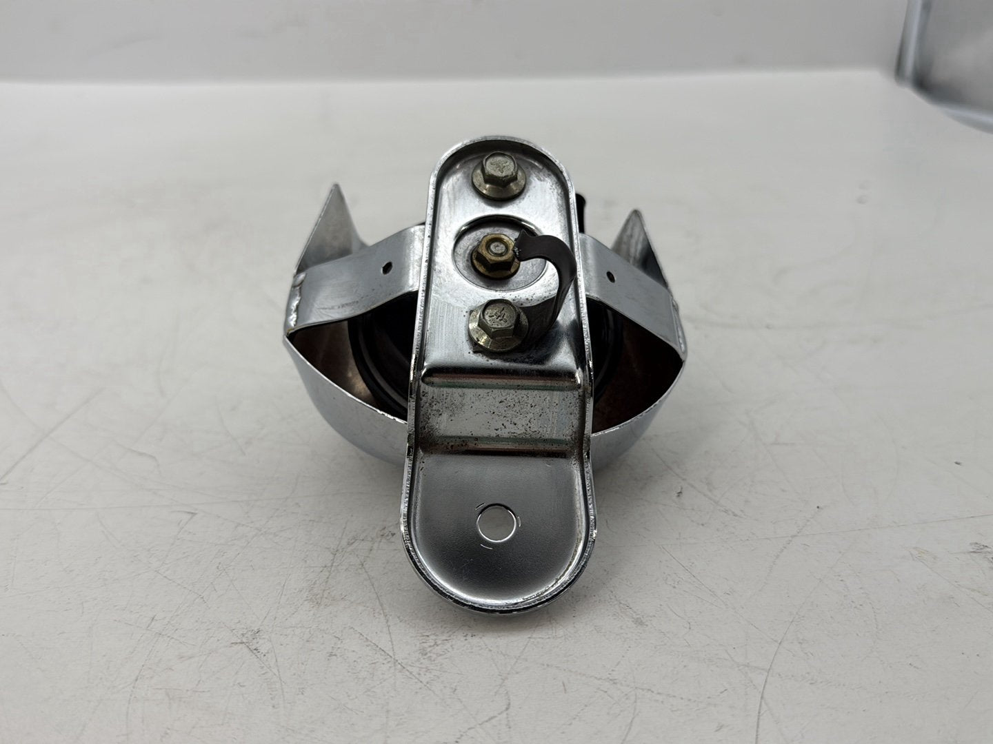 2005 Harley Touring FLHRCI Road King Classic OEM Horn Signal Klaxon Chrome Cover